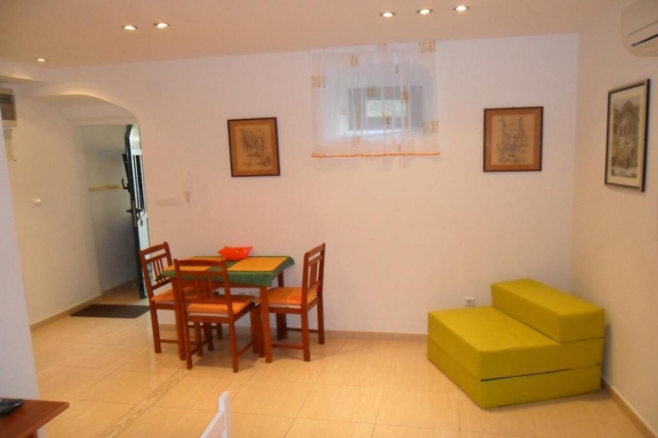 Apartment Dube *